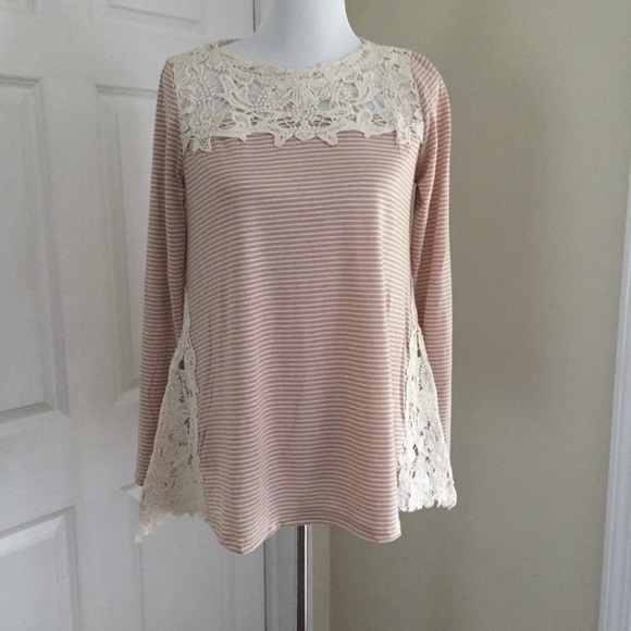 Crochet Lace Trapeze Top - Picture 3 of 6